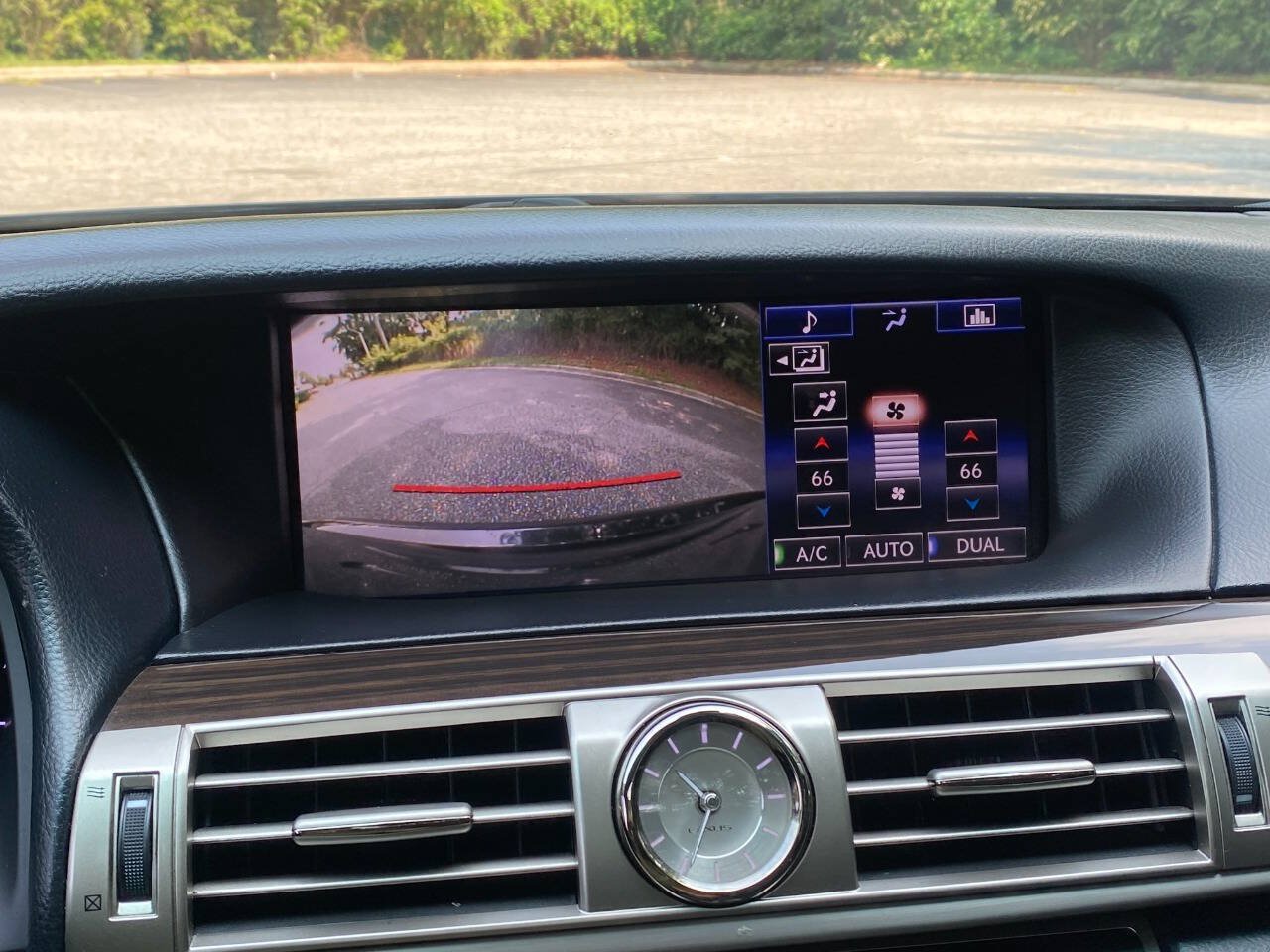 Used 2015 Lexus LS 460 w/ Comfort Package RWD image 31