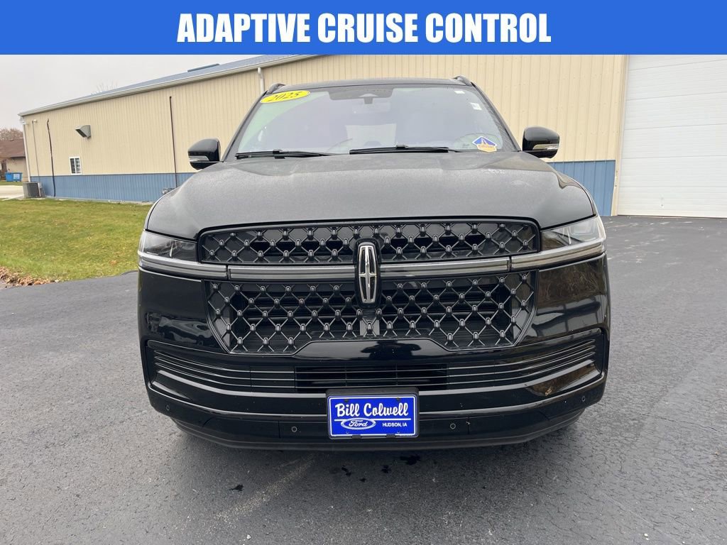 Used 2025 Lincoln Navigator L Reserve w/ Jet Appearance Package image 9