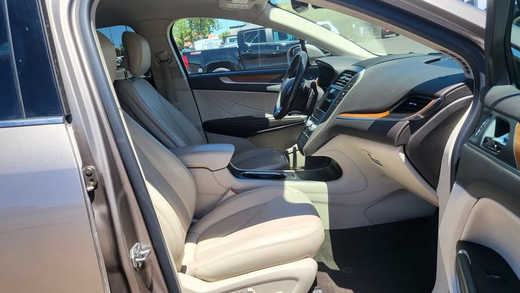 Used 2019 Lincoln MKC Select w/ MKC Climate Package FWD image 19