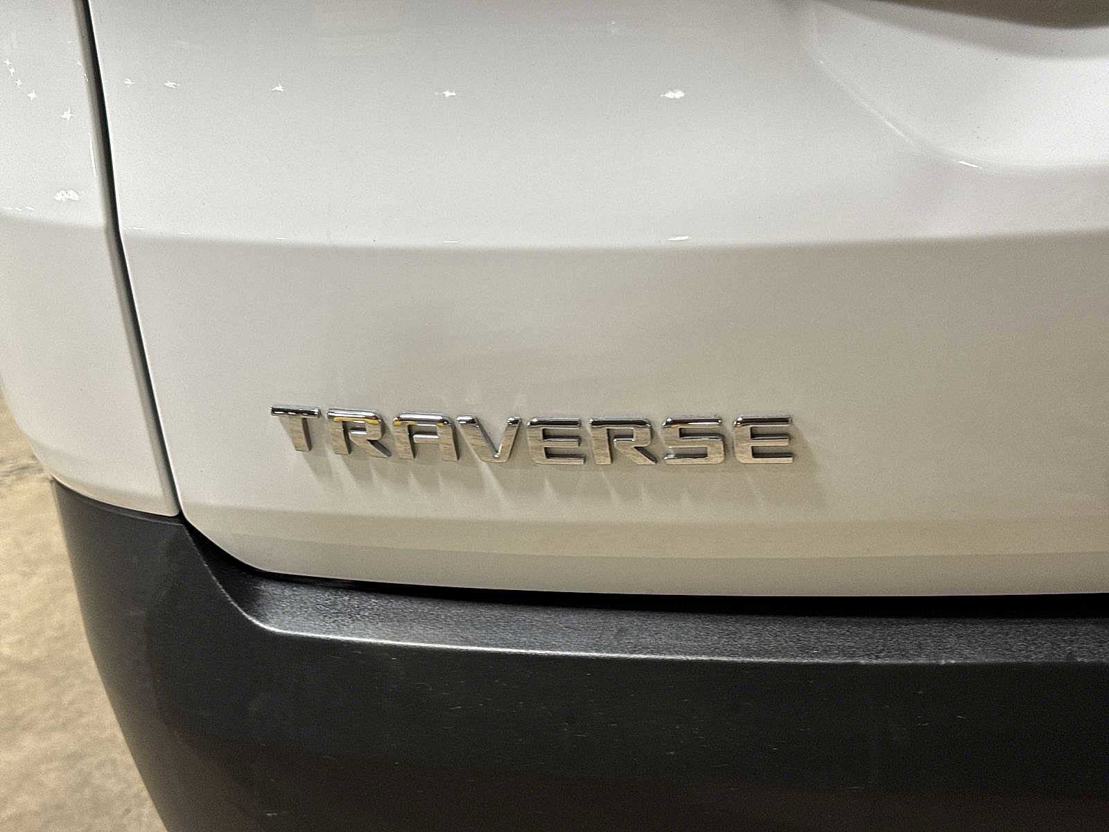 Used 2023 Chevrolet Traverse LT FWD image 26