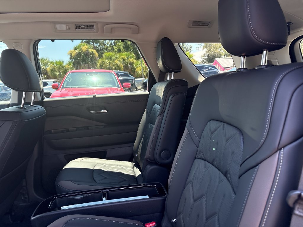 New 2026 Nissan Pathfinder Platinum FWD image 20