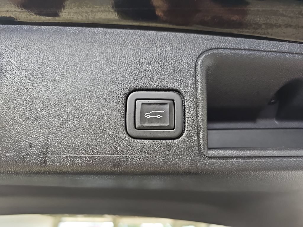 Certified 2023 GMC Terrain SLE w/ Driver Convenience Package FWD image 17