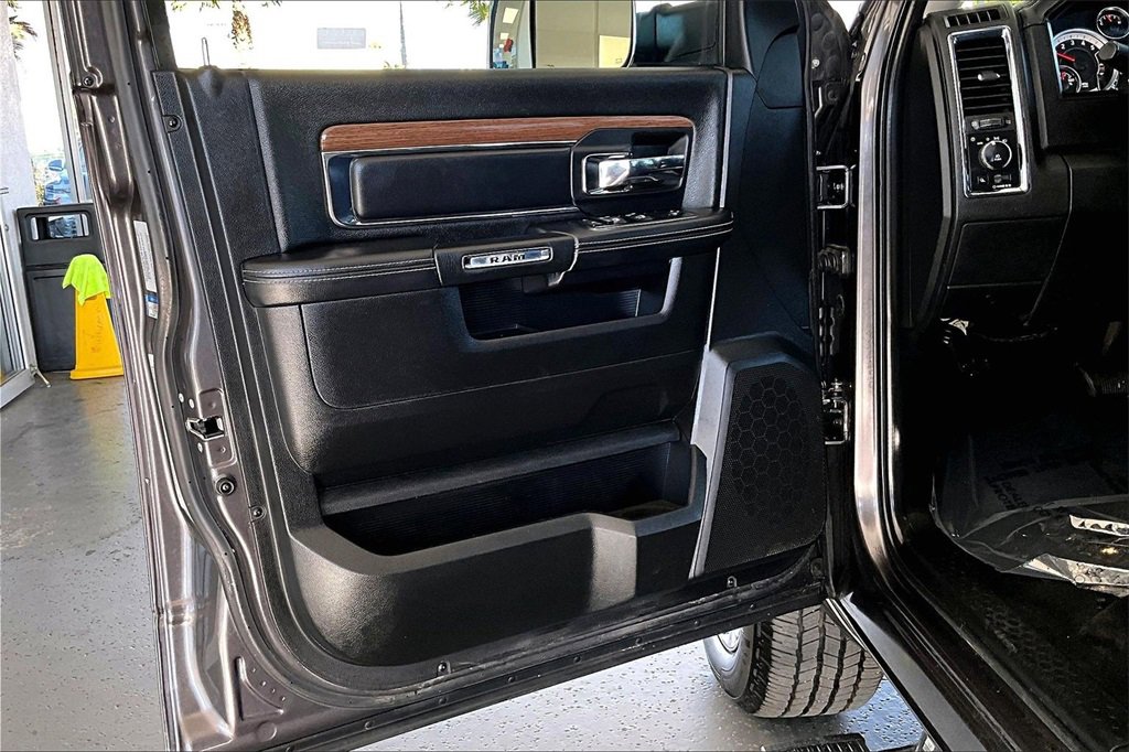 Used 2015 RAM 1500 Laramie w/ Convenience Group image 21