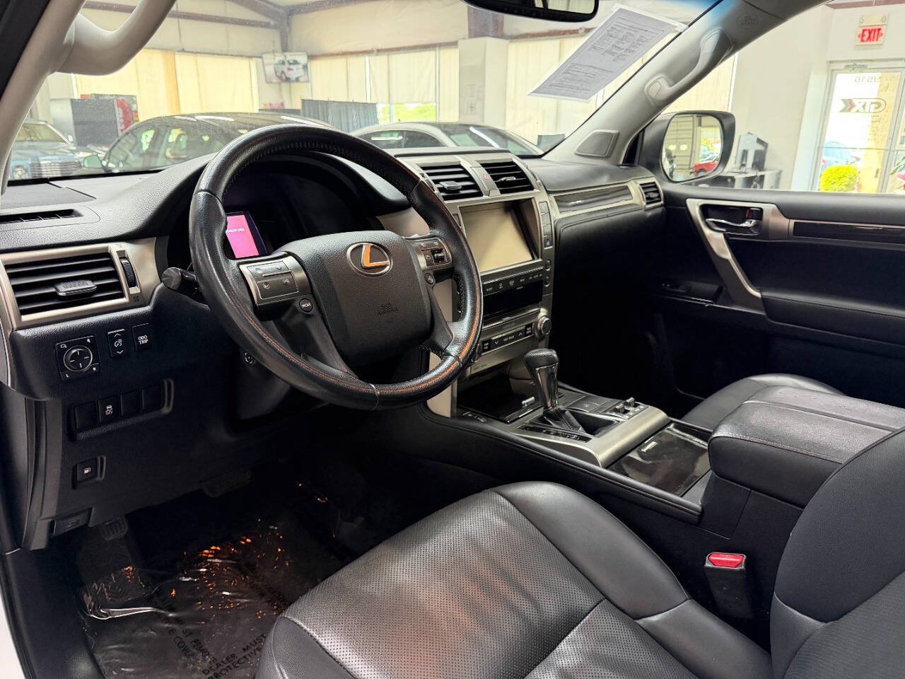 Used 2016 Lexus GX 460 w/ Comfort Package AWD/4WD image 18
