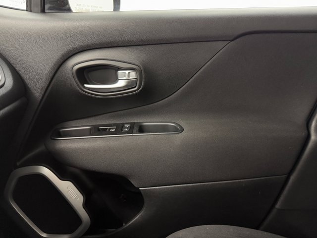 Used 2020 Jeep Renegade Sport image 25