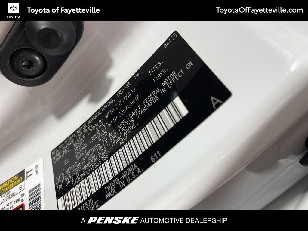 Certified 2025 Toyota Highlander XLE image 38