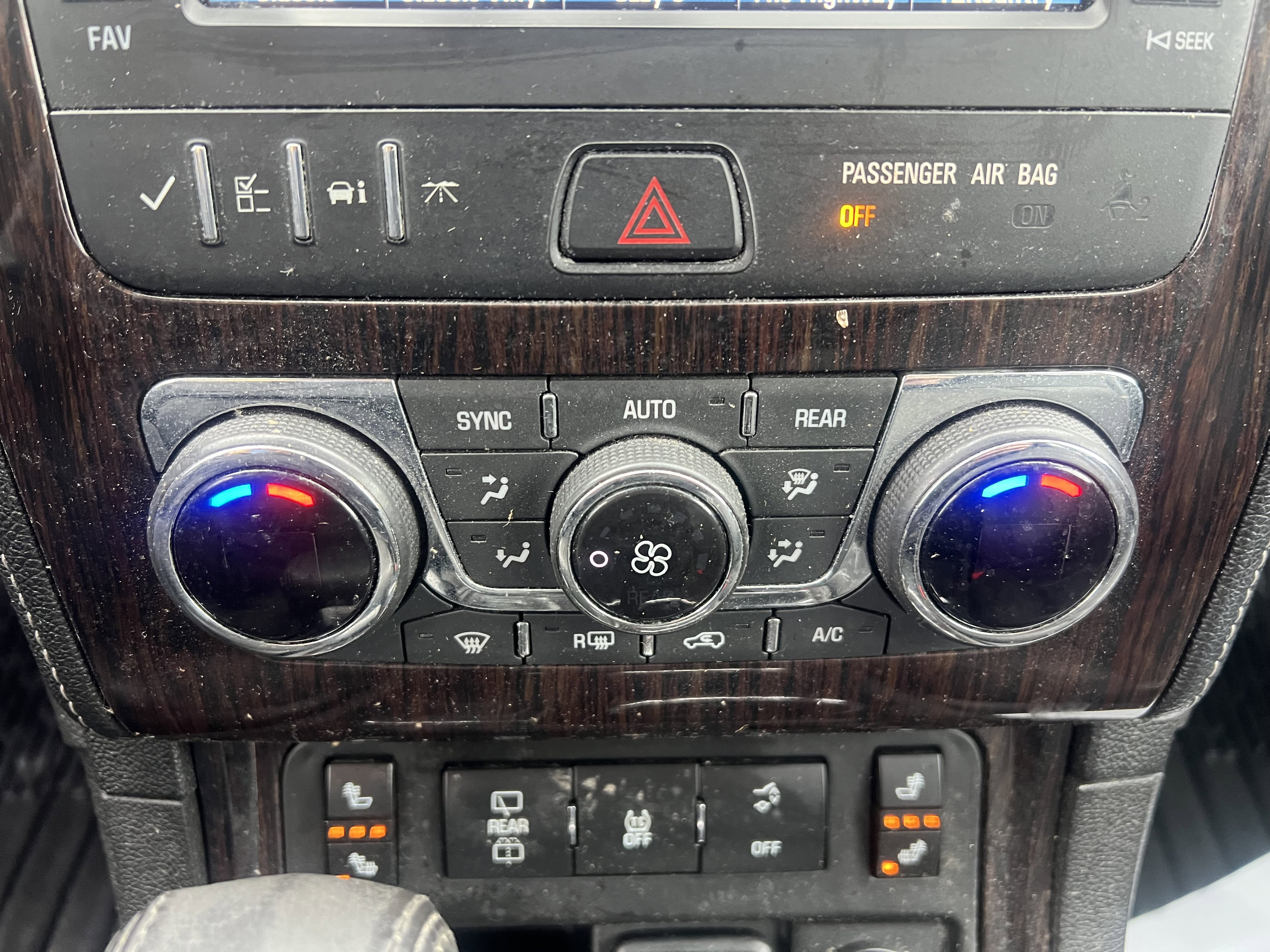 Used 2016 Chevrolet Traverse LT image 23