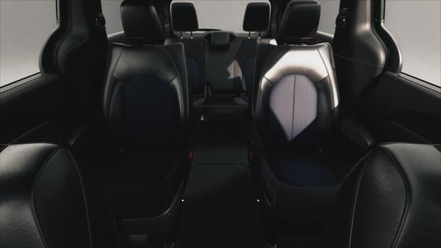 New 2027 Chrysler Pacifica Select FWD image 3