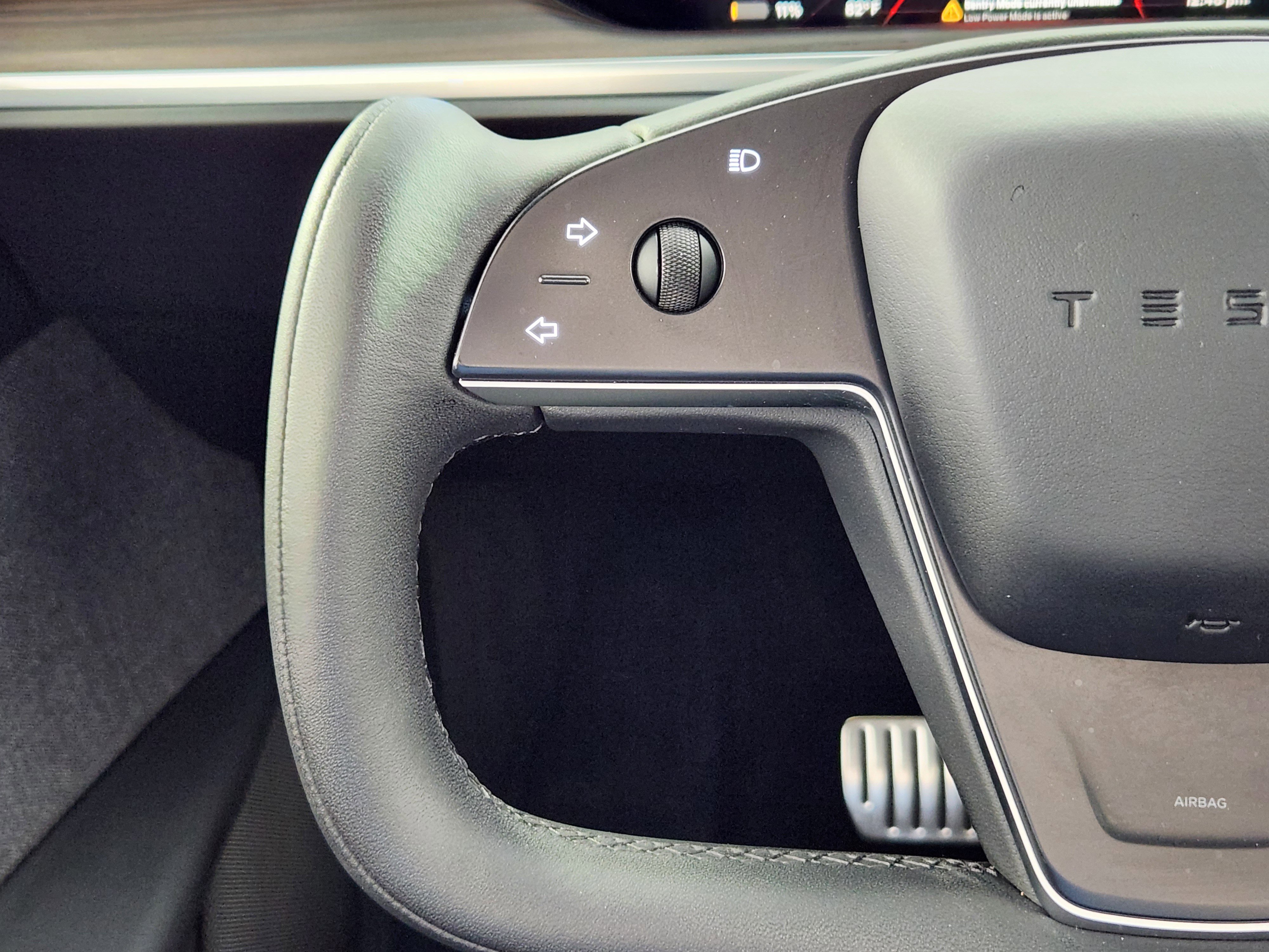 Used 2022 Tesla Model X image 19