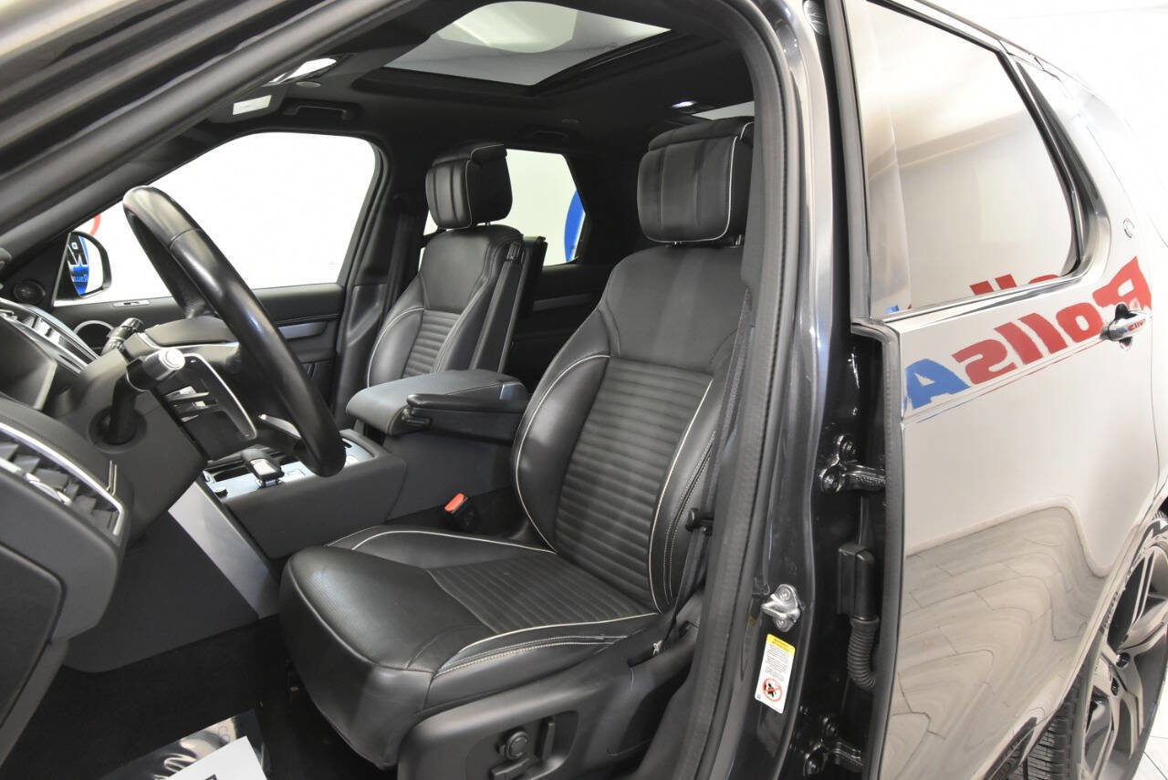 Used 2021 Land Rover Discovery S R-Dynamic image 11