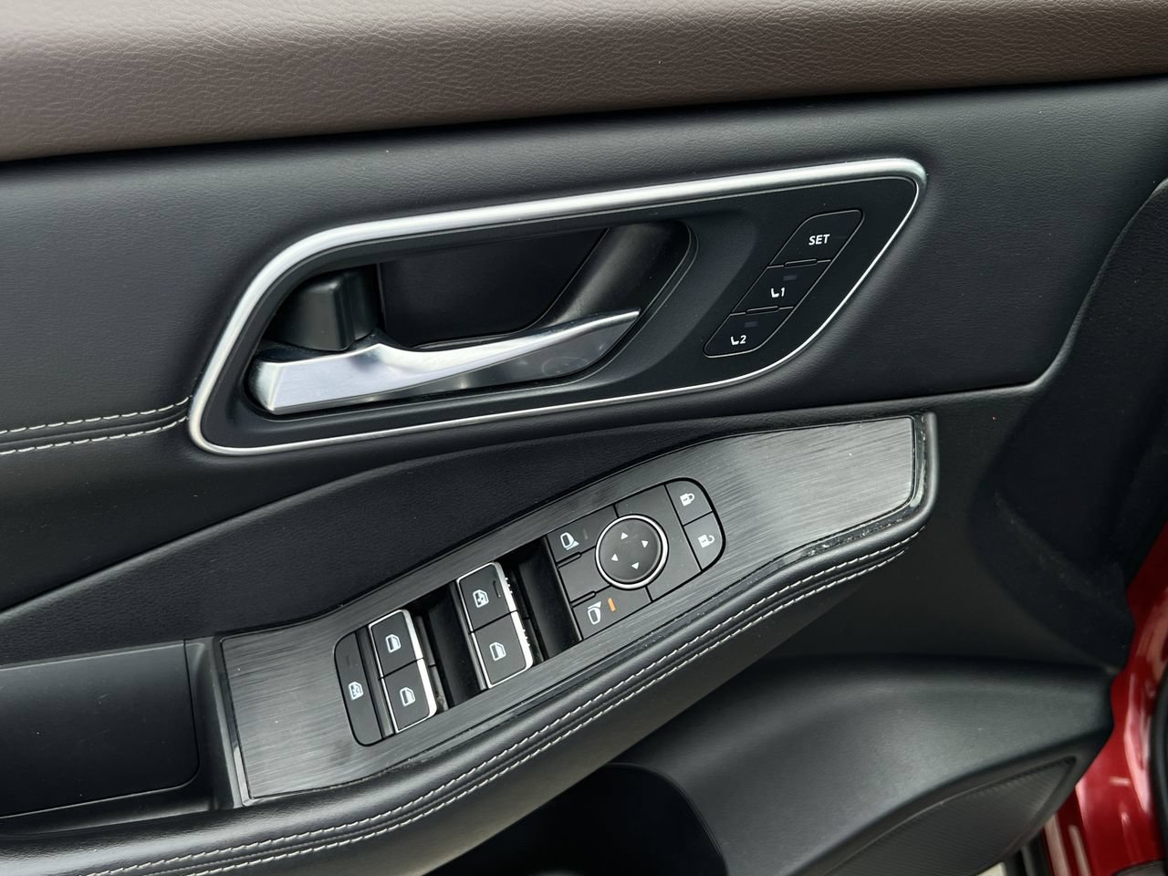 Used 2023 Nissan Rogue Platinum w/ Platinum Premium Package FWD image 23