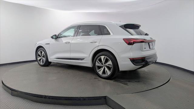 Used 2024 Audi Q8 e-tron Premium Plus w/ Premium Plus Package AWD/4WD image 6