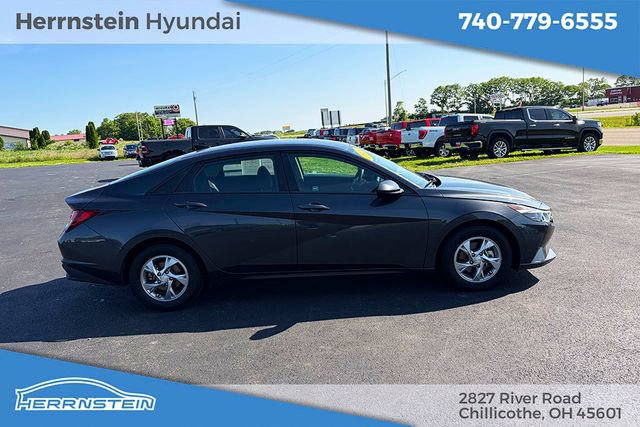 Used 2021 Hyundai Elantra SE FWD image 19