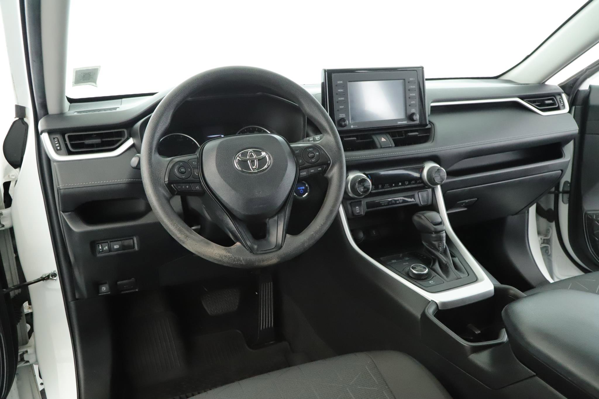 Used 2022 Toyota RAV4 XLE image 2