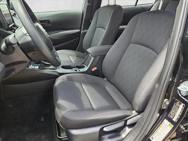 Used 2025 Toyota Corolla LE FWD image 15