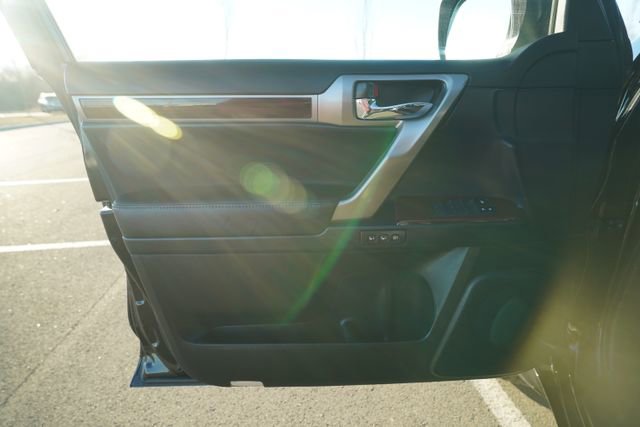 Used 2018 Lexus GX 460 Premium w/ Premium Package image 15