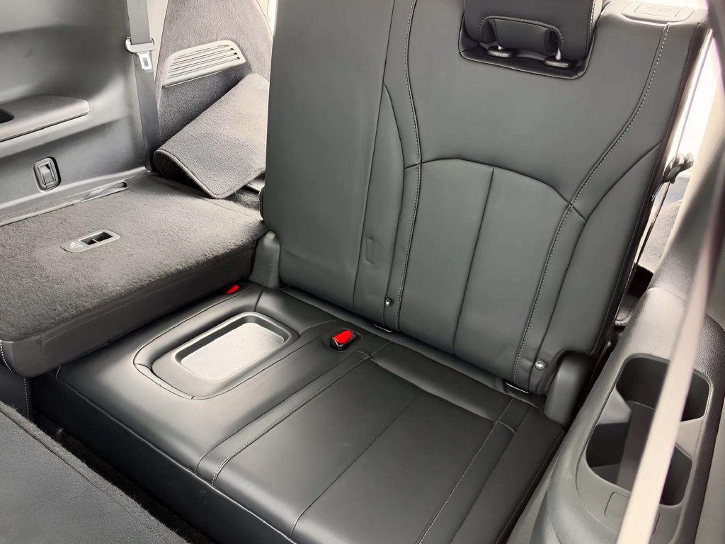 Used 2023 INFINITI QX60 Luxe AWD/4WD image 9