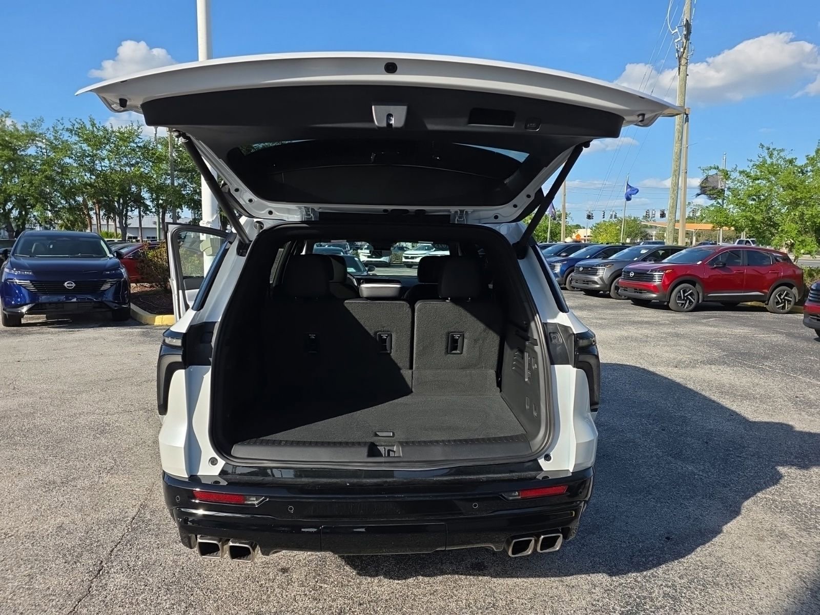 Used 2025 Chevrolet Traverse High Country w/ LPO, Floor Liner Package image 22