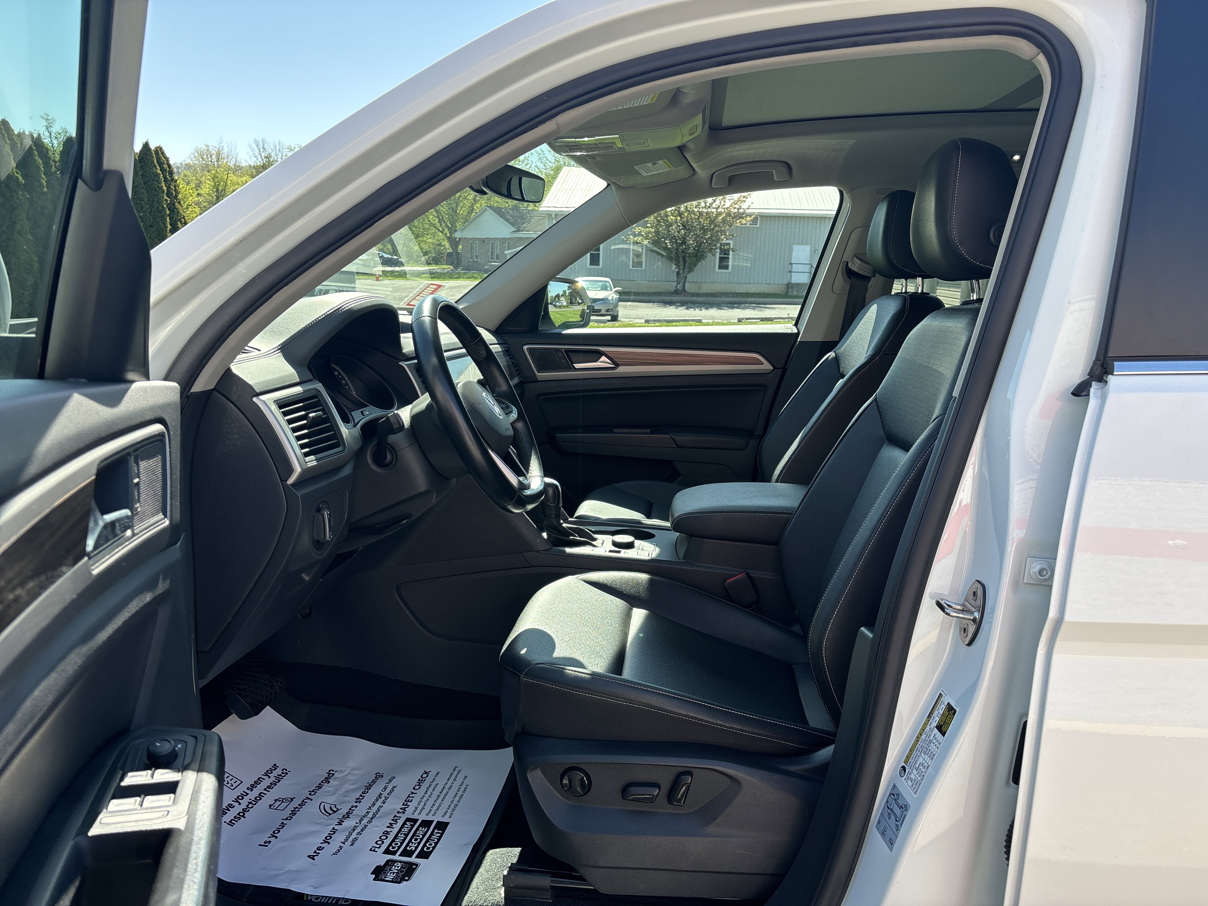 Used 2021 Volkswagen Atlas SE w/ Panoramic Sunroof Package AWD/4WD image 13