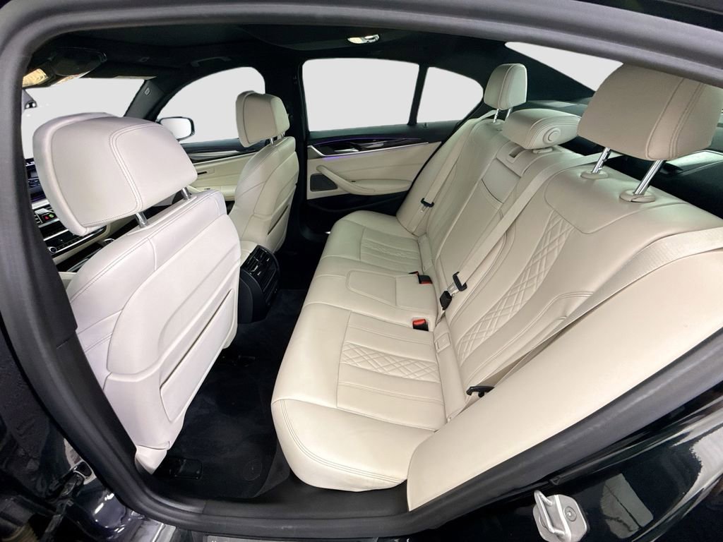 Used 2021 BMW M550i xDrive w/ Premium Package image 20