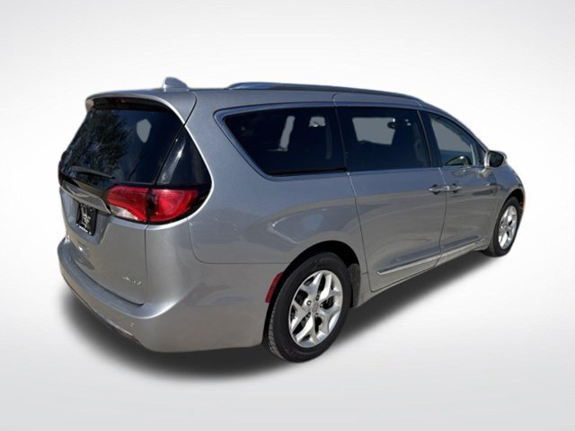 Used 2020 Chrysler Pacifica Limited FWD image 9