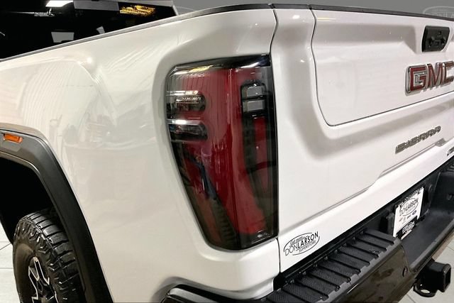 Used 2024 GMC Sierra 2500 AT4X AWD/4WD image 8