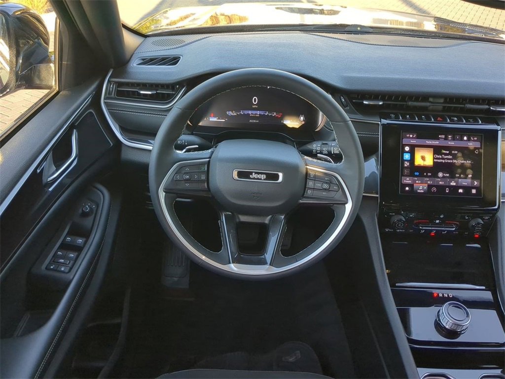 Used 2023 Jeep Grand Cherokee Altitude image 17