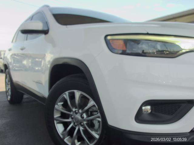 Used 2021 Jeep Cherokee Latitude Plus AWD/4WD image 18