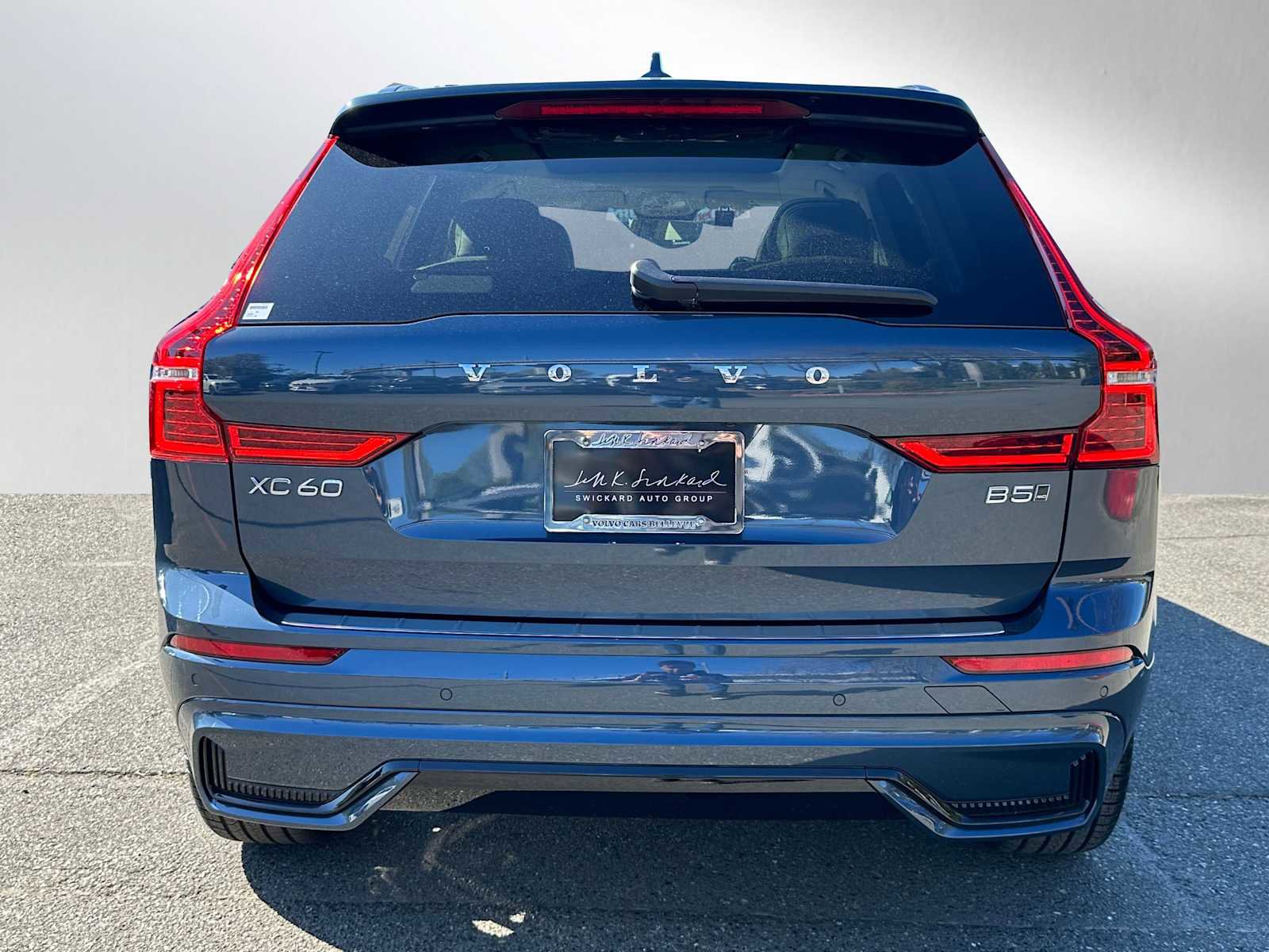 New 2025 Volvo XC60 B5 Ultra w/ Protection Package Premier image 4