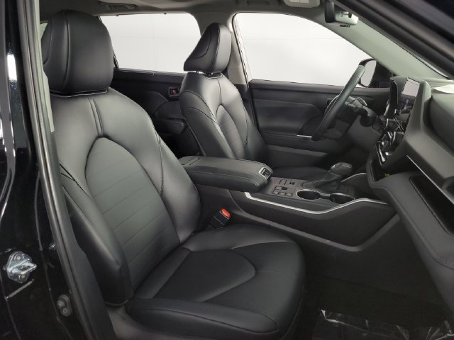 Used 2026 Toyota Highlander XLE AWD/4WD image 15