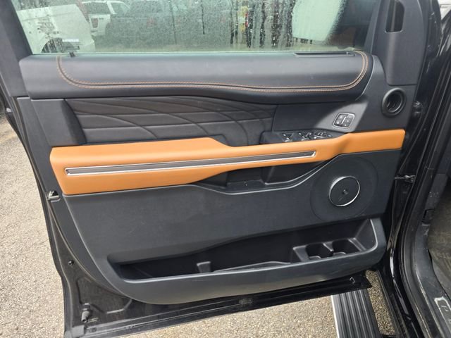 Used 2022 Ford Expedition Platinum image 9