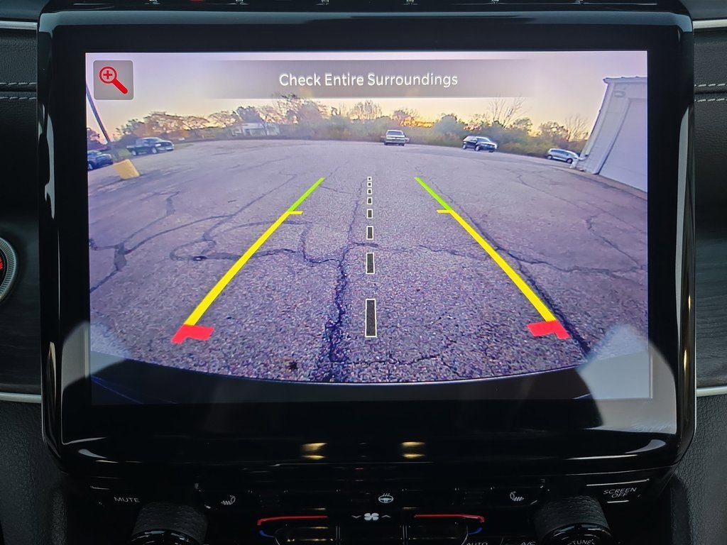 Used 2023 Jeep Grand Cherokee Limited image 25