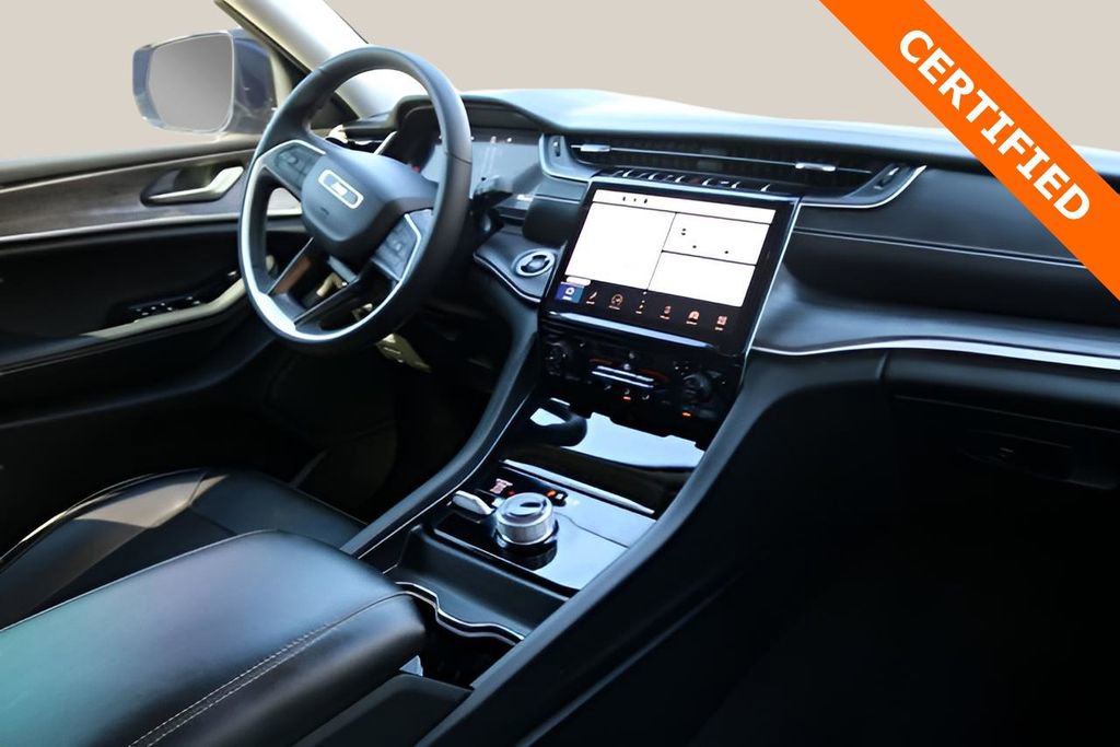 Used 2024 Jeep Grand Cherokee Limited image 19