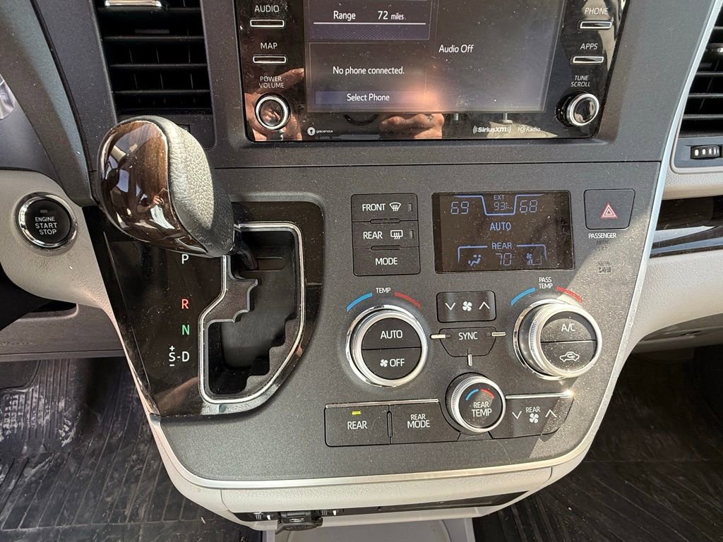 Used 2020 Toyota Sienna XLE image 18