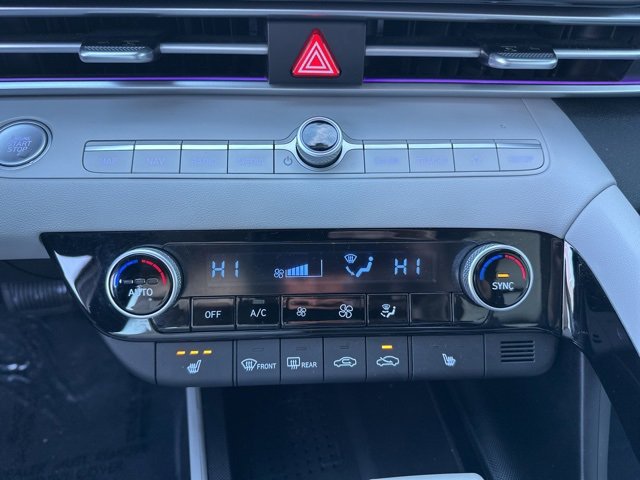 Used 2023 Hyundai Elantra Limited image 18