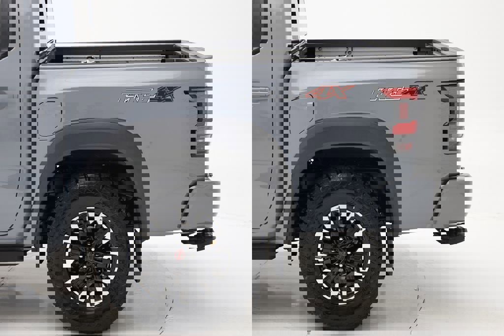 Used 2023 Nissan Frontier PRO-4X w/ Pro Convenience Package image 8