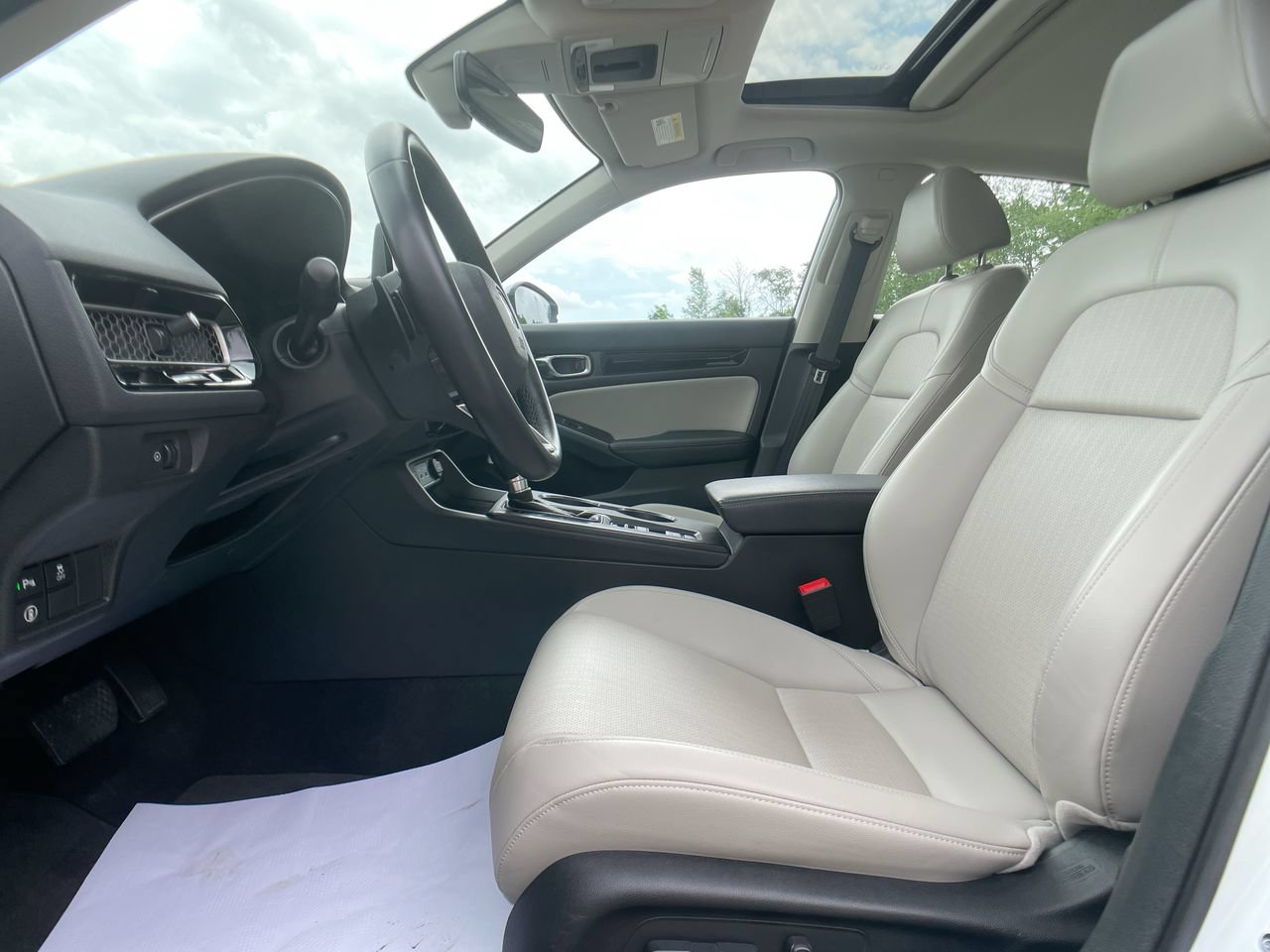 Used 2022 Honda Civic Touring image 12