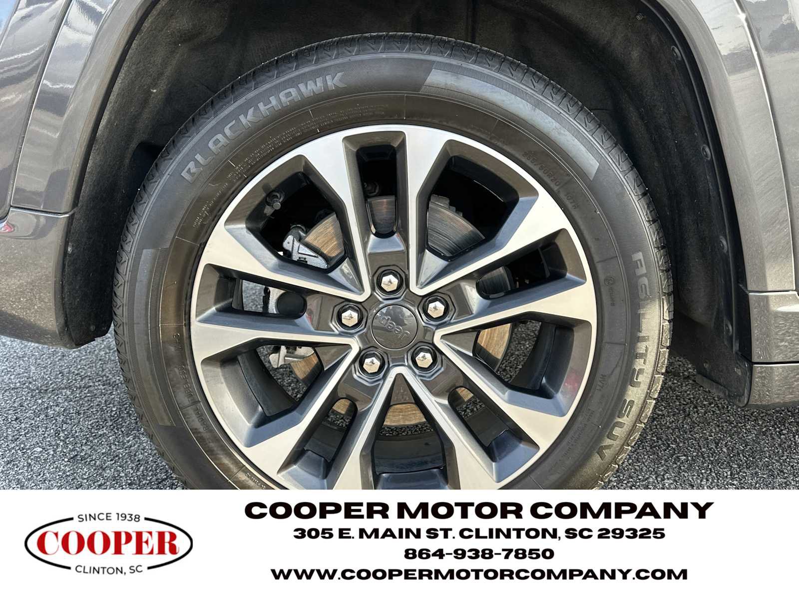 Used 2022 Jeep Grand Cherokee Overland w/ Advanced Protech Group III image 17