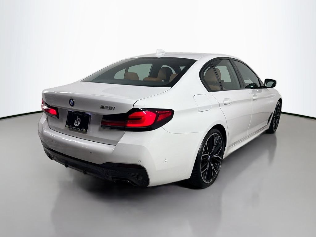 Used 2022 BMW 530i w/ M Sport Package RWD image 5