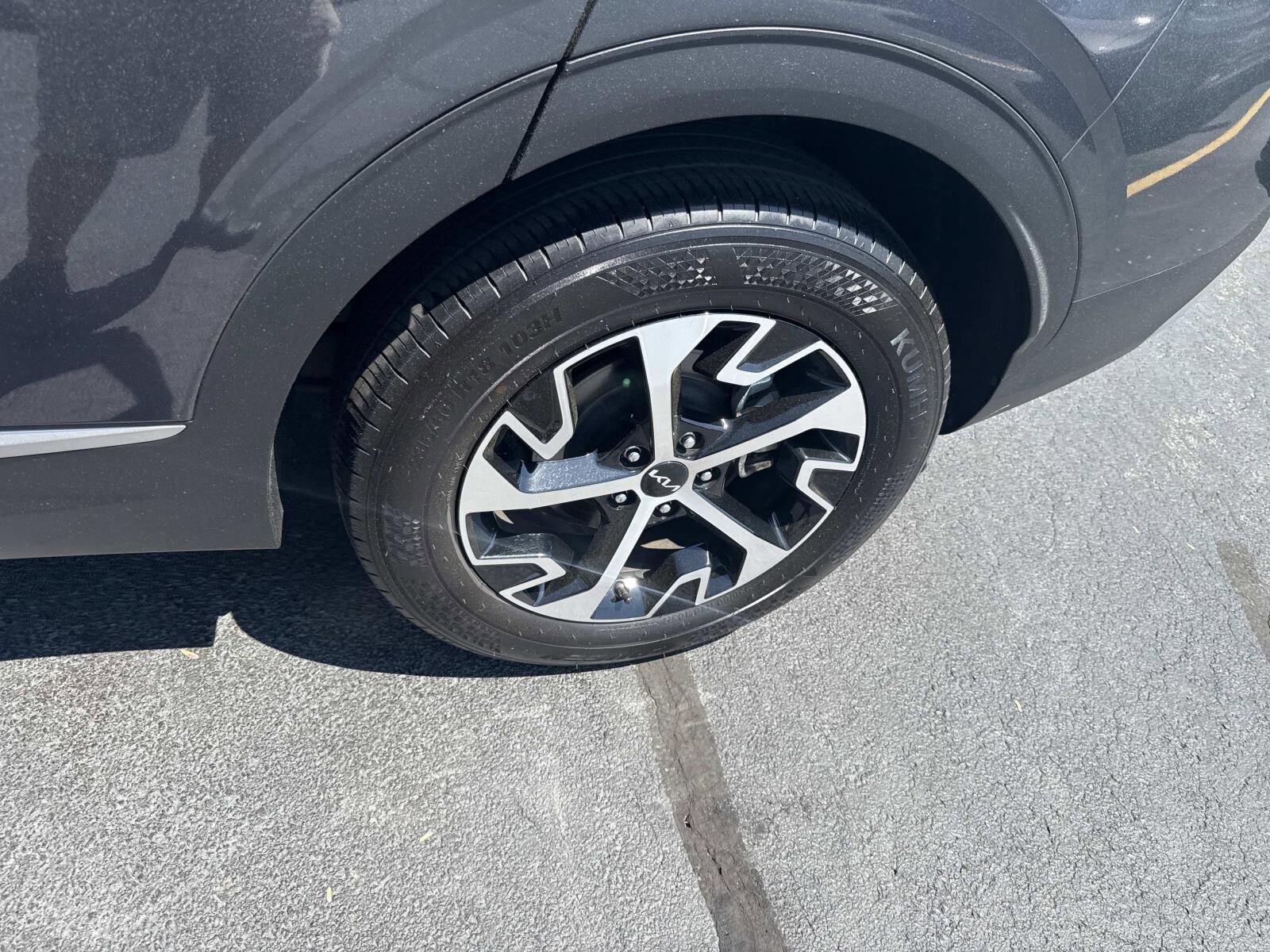 Used 2023 Kia Sportage EX AWD/4WD image 13