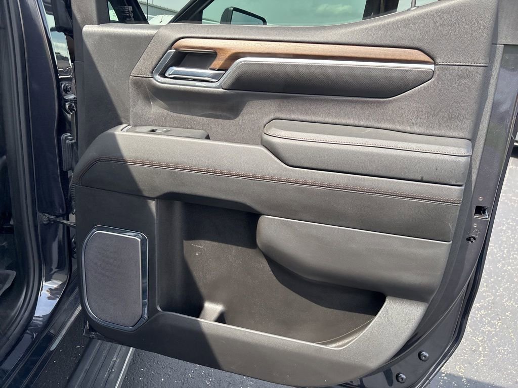 Used 2024 Chevrolet Silverado 1500 High Country w/ High Country Premium Package AWD/4WD image 24