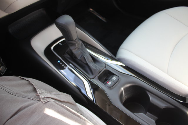 Used 2022 Toyota Corolla LE FWD image 11