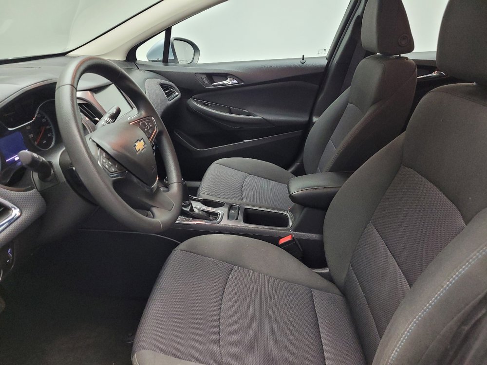 Used 2017 Chevrolet Cruze LT FWD image 17