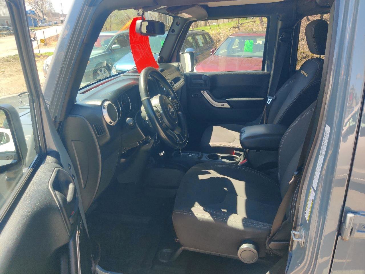 Used 2014 Jeep Wrangler Unlimited Sahara w/ Connectivity Group AWD/4WD image 11