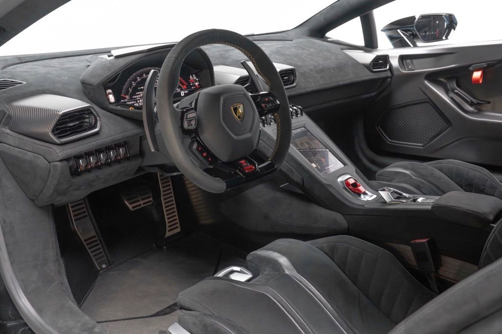 Used 2022 Lamborghini Huracan STO RWD image 3
