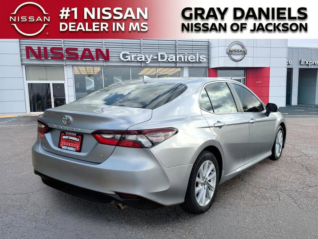 Used 2023 Toyota Camry LE image 7