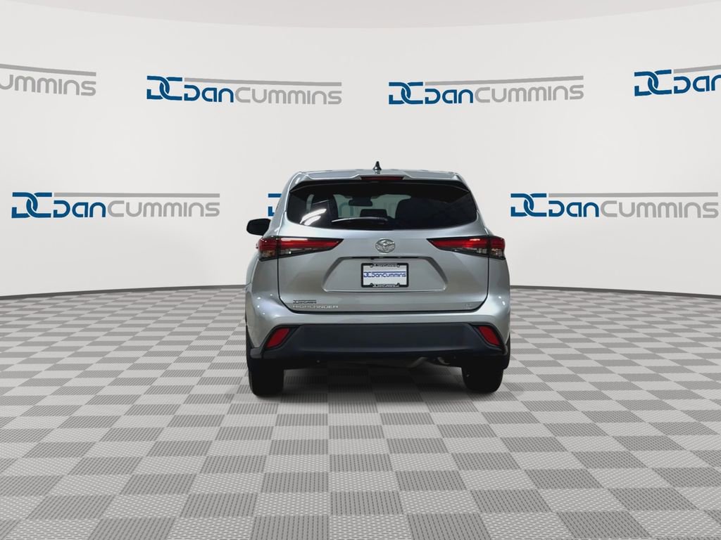 Used 2023 Toyota Highlander LE image 8