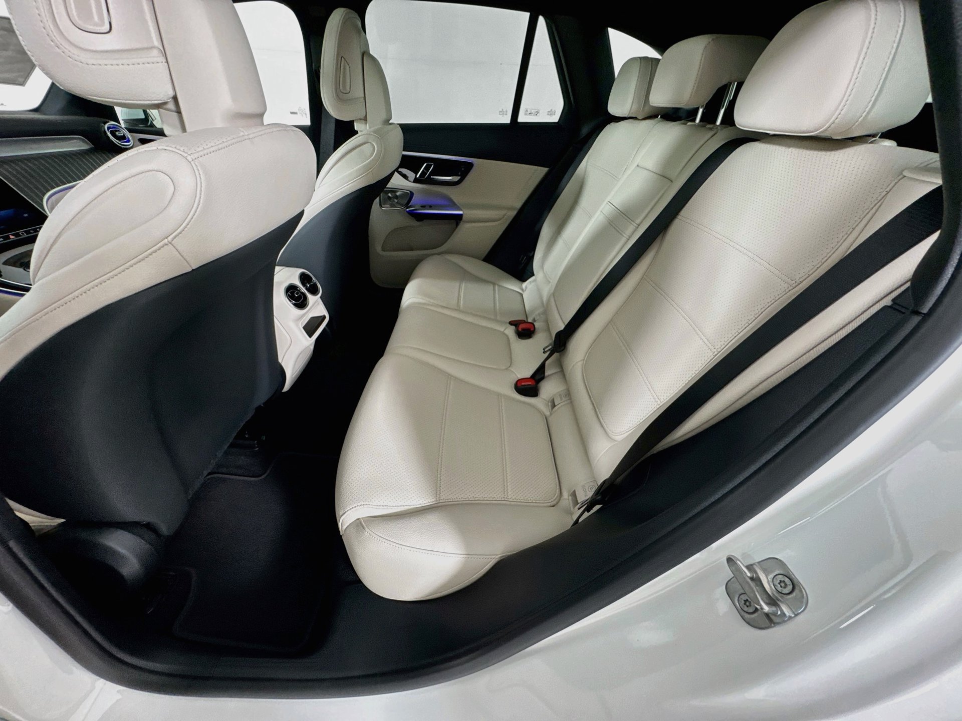 New 2027 Mercedes-Benz GLC 300 image 27
