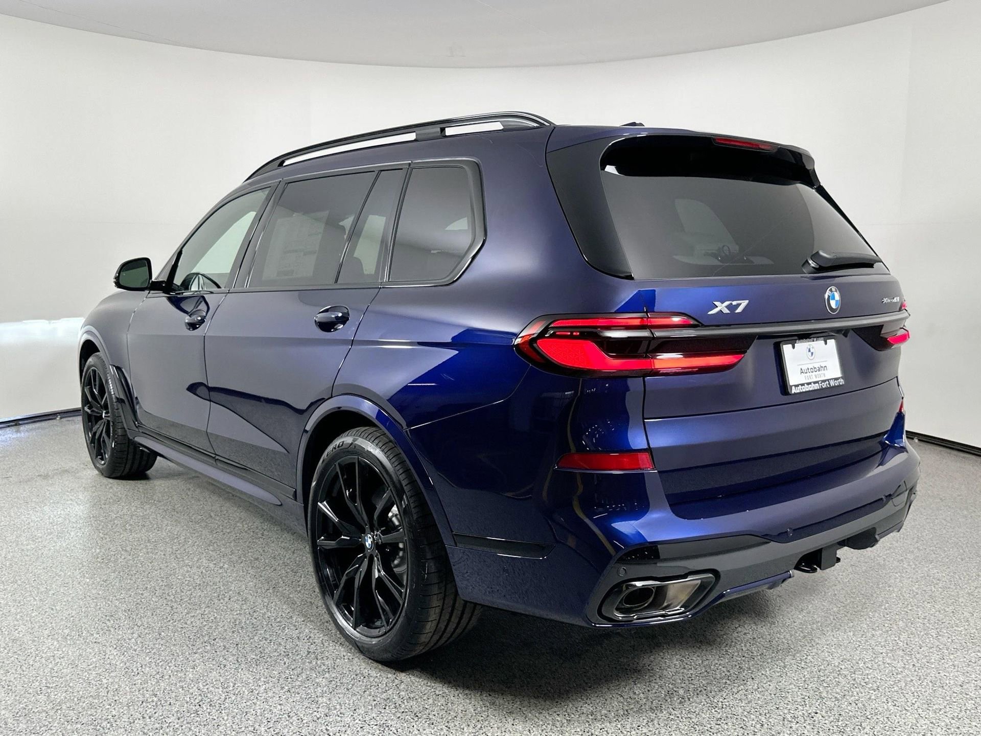 Used 2026 BMW X7 xDrive40i w/ M Sport Package image 7