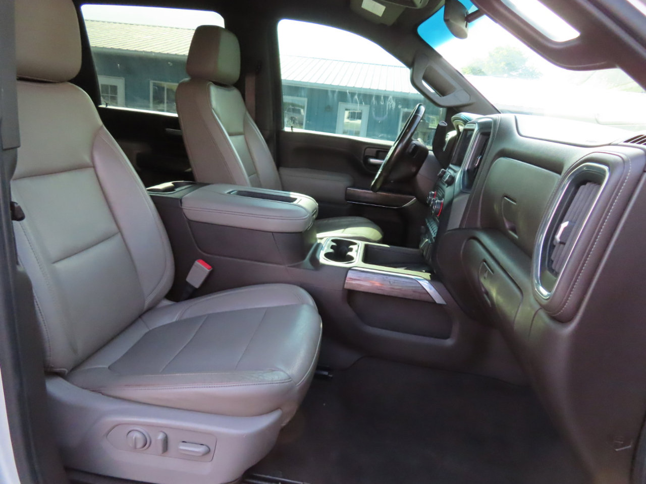 Used 2020 Chevrolet Silverado 2500 LTZ w/ LTZ Convenience Package image 33